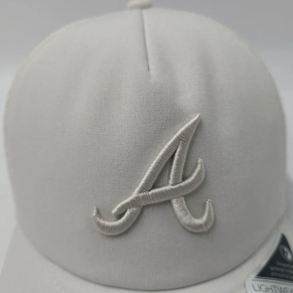 Women Atlanta Braves Hat Snapback Trucker Mesh New Era 9Forty Gray MLB Logo Apex